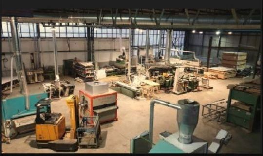 JZM DOMKI, Timmerwerkplaats, hier worden huizen gemaakt